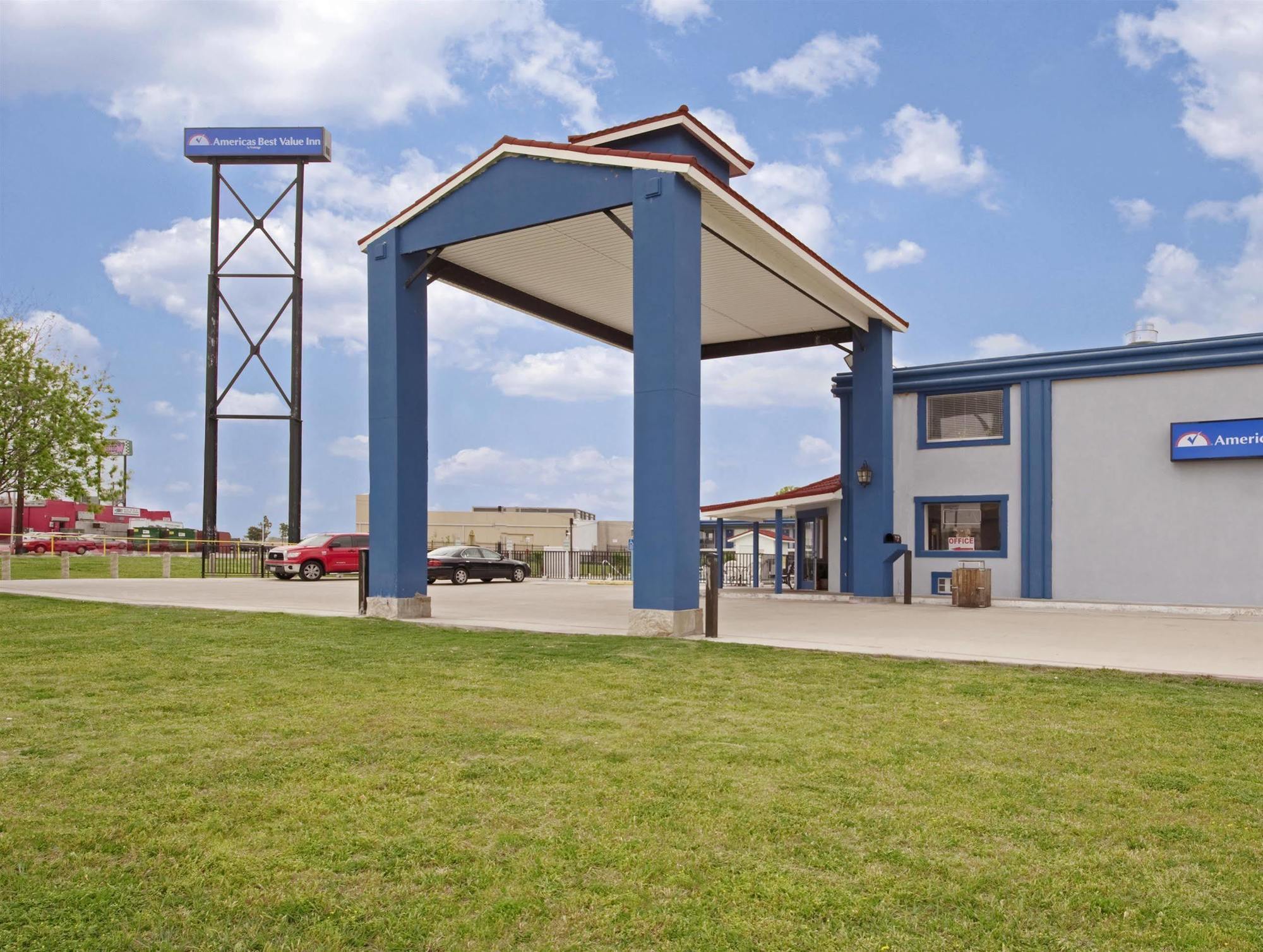 Americas Best Value Inn Garland Exterior photo